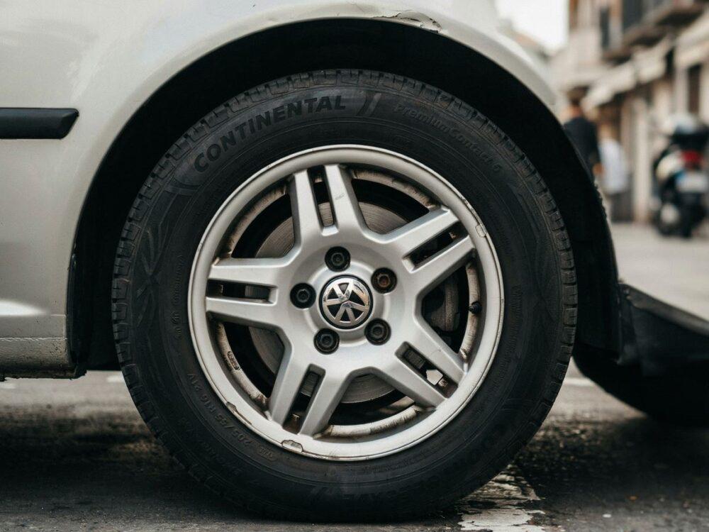 Jak wybrać najlepsze opony do Volkswagen Golf 4 poradnik dla kierowców