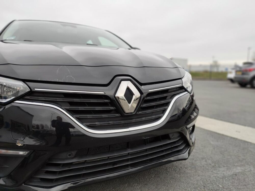 detal zderzaka Megane 3