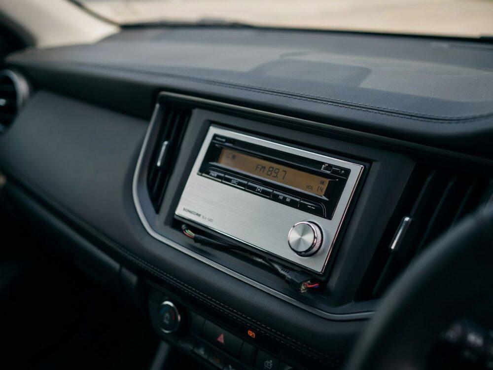 głośnik samochodowy z radiem 12v
