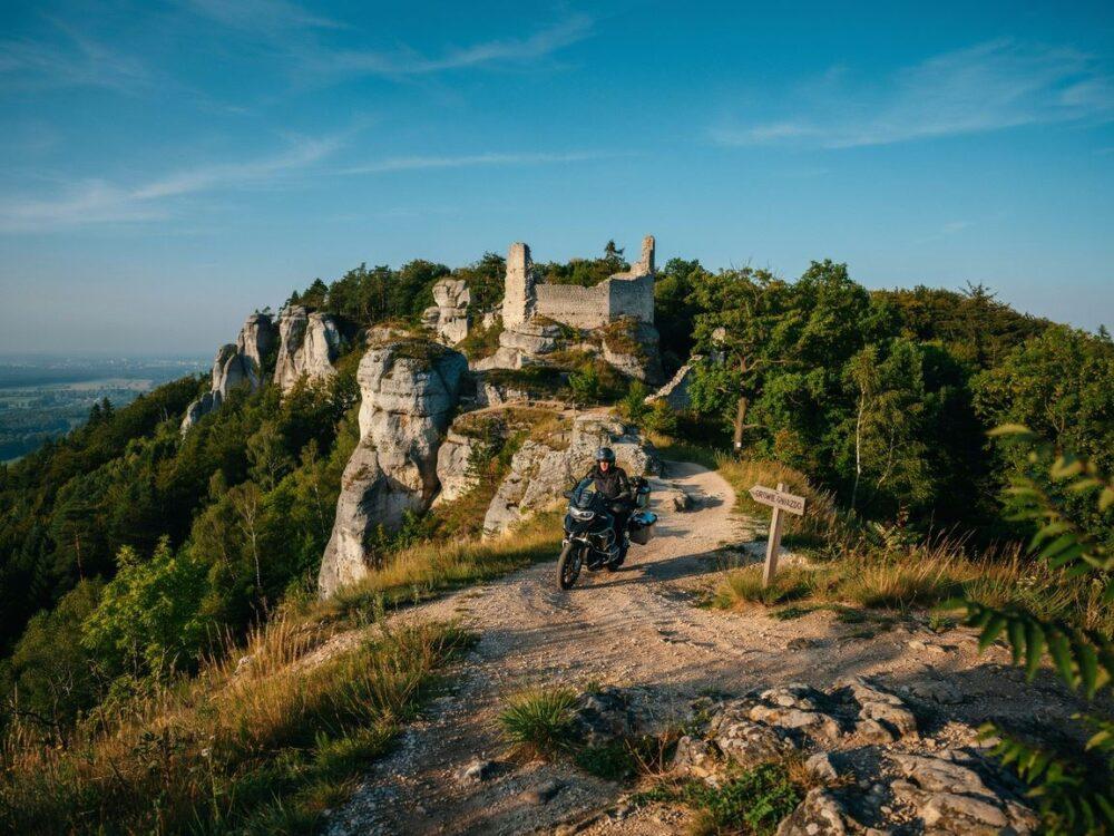 Szlak Orlich Gniazd motocyklem mapa i praktyczny poradnik dla podróżujących