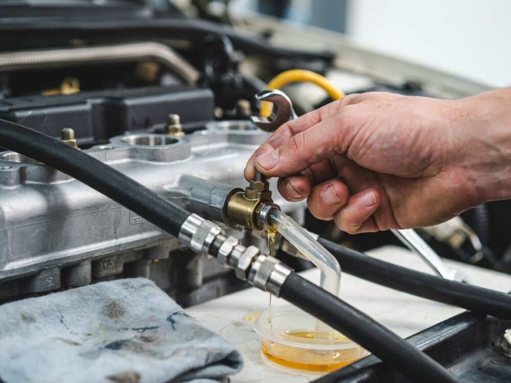 Jak odpowietrzyć układ paliwowy krok po kroku Poradnik dla kierowców i mechaników