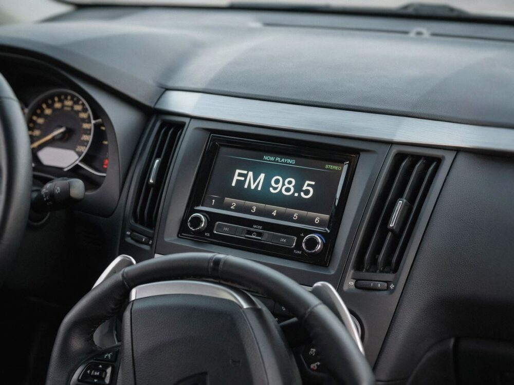 Jak uruchomić radio samochodowe bez kodu praktyczny poradnik krok po kroku