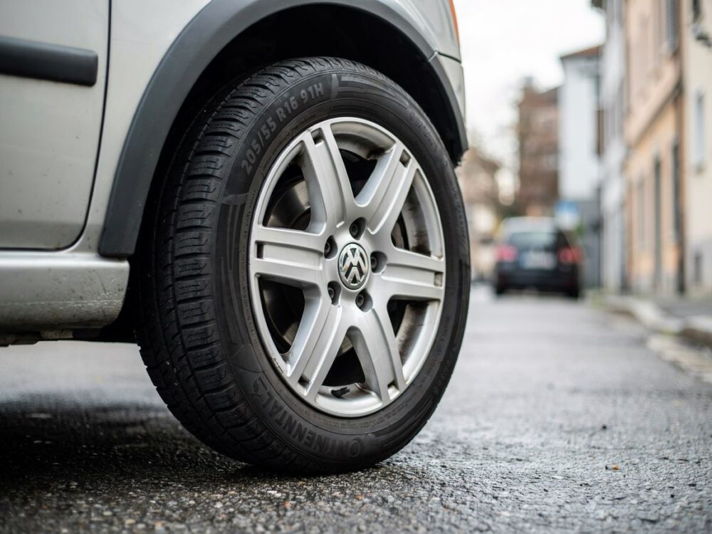 wymiana opony w Golf 4