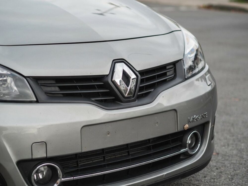 zderzak przedni Renault Megane 3